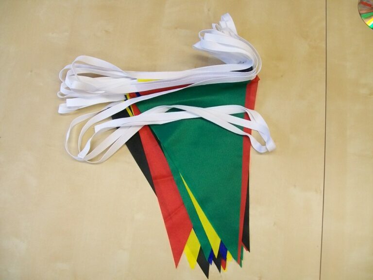 Werbegirlande – dekorative Girlande mit Aufdruck und Logo (zur Dekoration von Veranstaltungen und Geschäften)